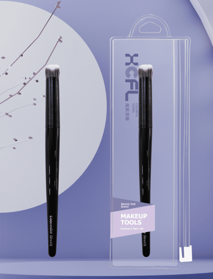 Double slope concealer brush